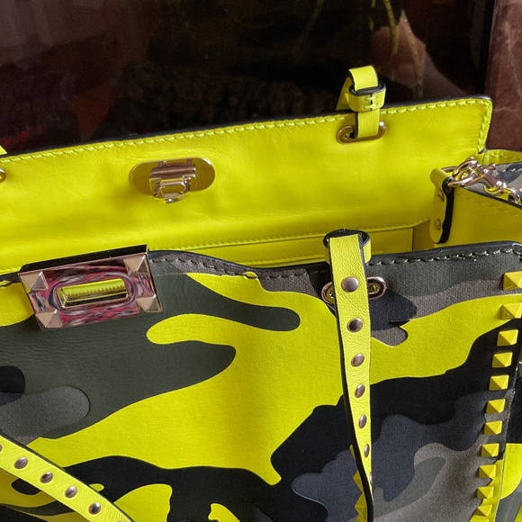 VALENTINO GARVANI ROKSTUD CAMO Handbag Tote Medium !!! - Picture 12 of 12
